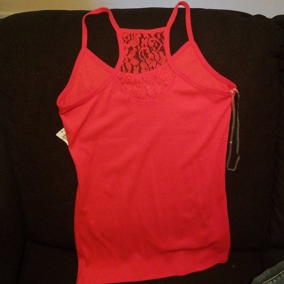Red tank - Picture 2 of 2